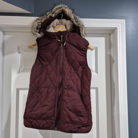 Eddie Bauer Jackets & Blazers - Eddie Bauer Quilted Vest Womens Small Maroon Faux Fur‎ Hooded Sherpa Lined